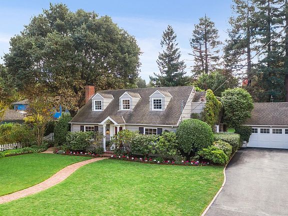 5th image of 401 Oak Ct