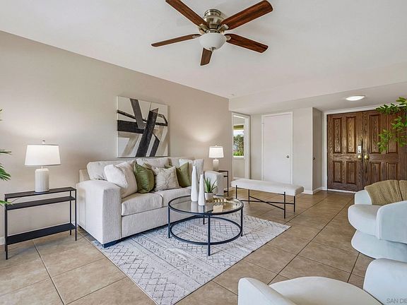 4th image of 1030 Daisy St