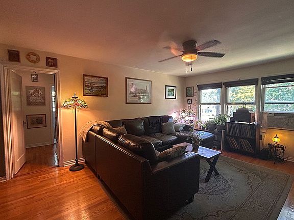 3rd image of 26 Tappan Landing Rd APT 12B