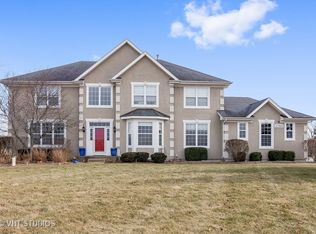 27520 E Savannah Trl, Lake Barrington, IL 60010