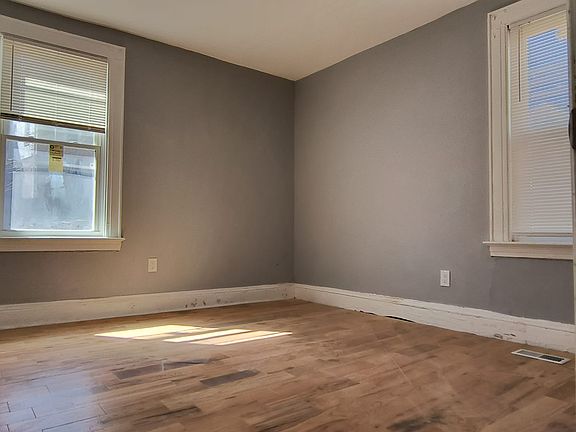 4th image of 72 Rock St #1