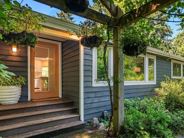 12032 Vashon Highway SW, Vashon, WA 98070