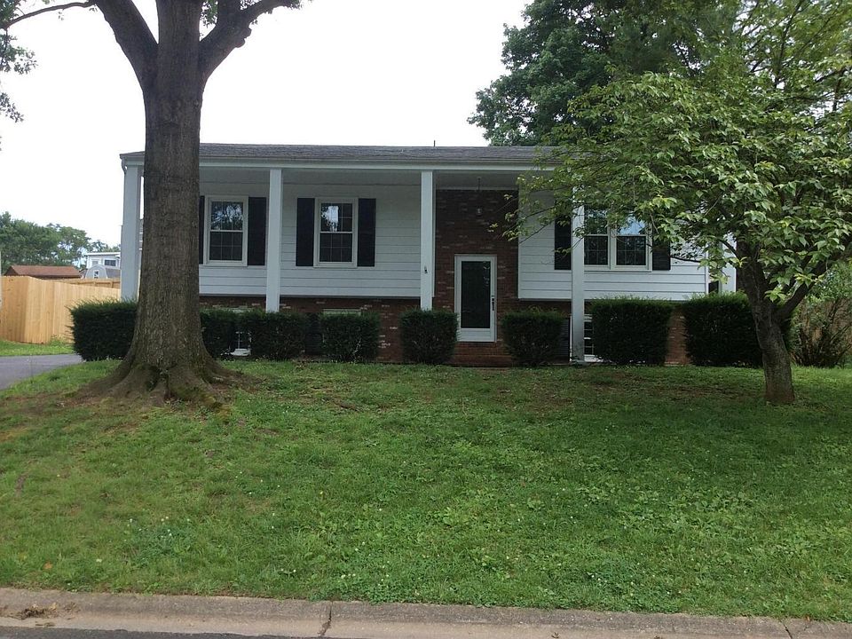 1st image of 3736 Hyde Park Dr