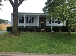 3736 Hyde Park Dr, Roanoke, VA 24018