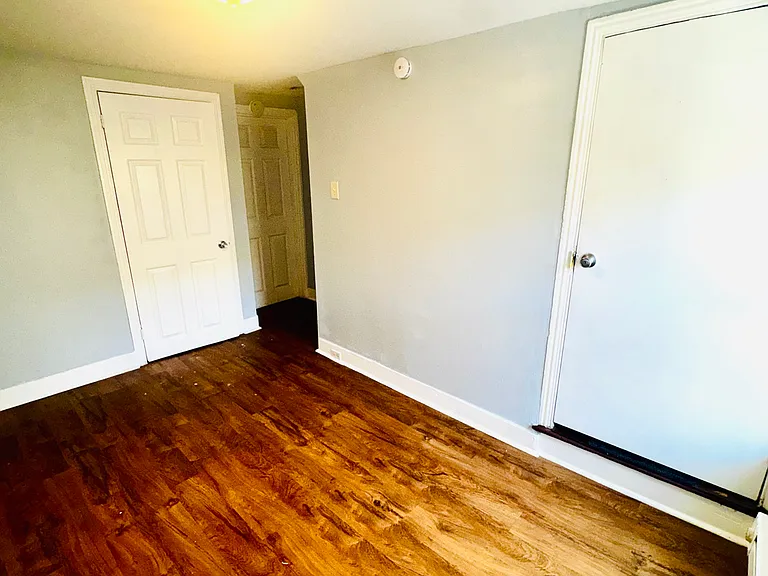1034 Spruce St — Photo 6