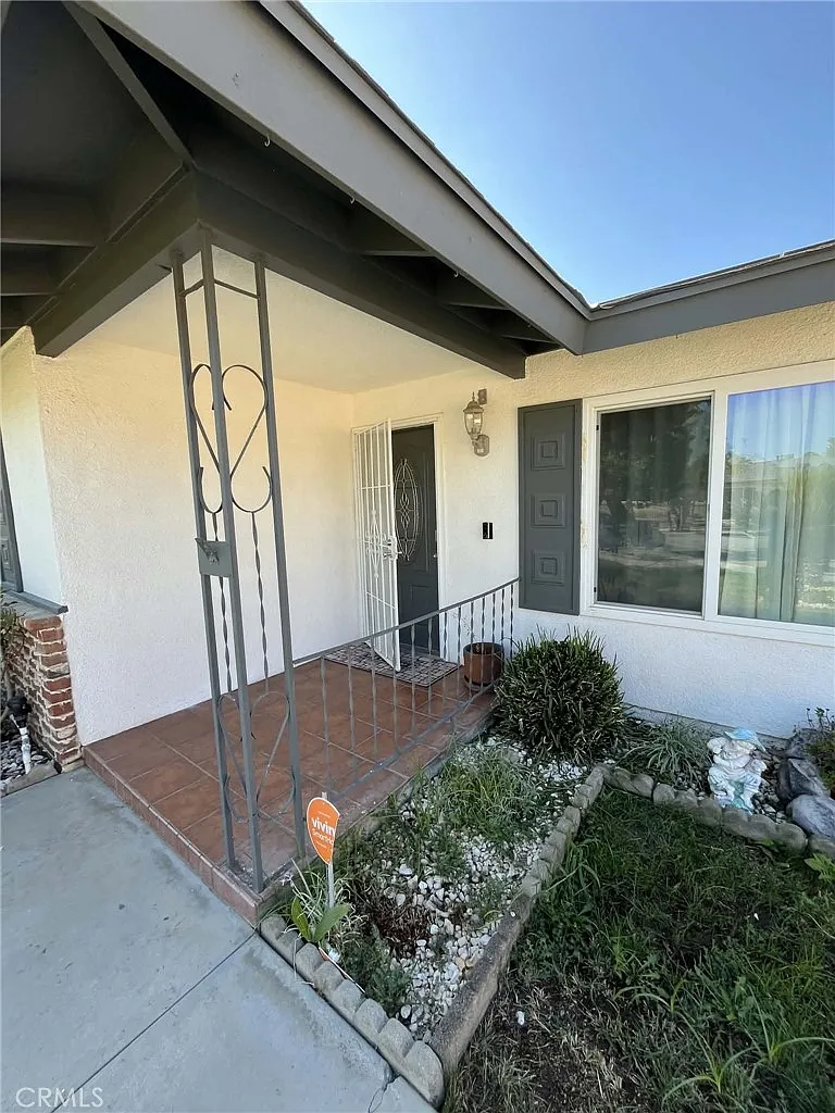 4 bed, 1700 sqft, $2,700 — Photo 3