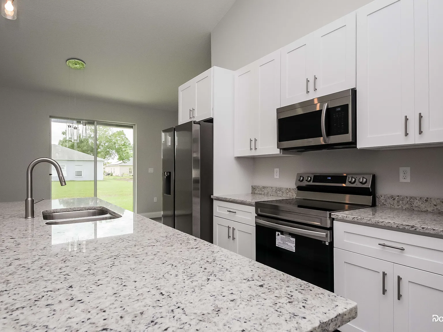 4 bed, 2.5 bath, 1826 sqft, $2,005 — Photo 3