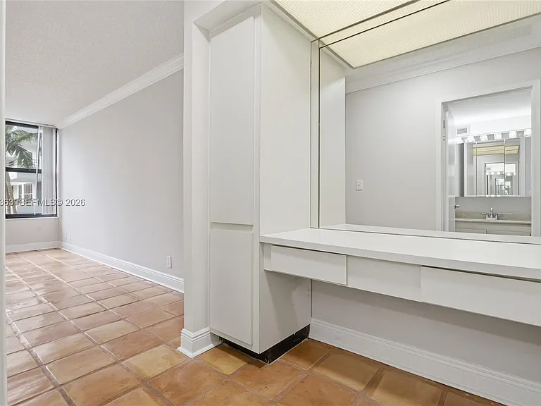 2500 Parkview Dr #415 — Photo 23