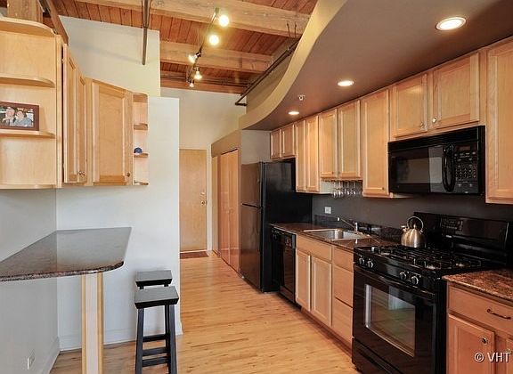 4th image of 612 N Oakley Blvd APT 215