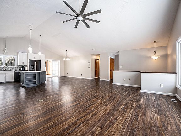 4th image of 3622 Bayview Dr