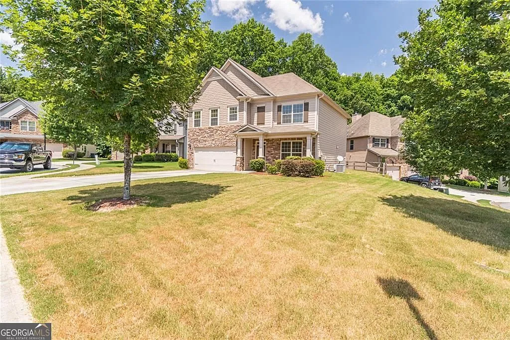 5 bed, 3.0 bath, 2562 sqft, $2,700 — Photo 3