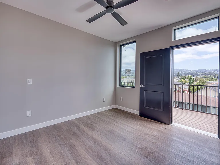 4202 Telegraph Ave #204 — Photo 15