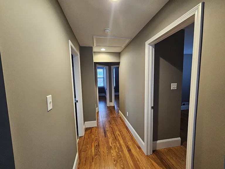 715 W 2nd St — Photo 19