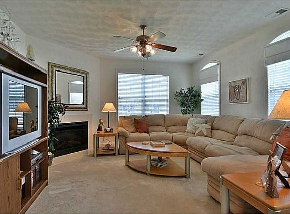 3rd image of 2823 Loveliness Ct