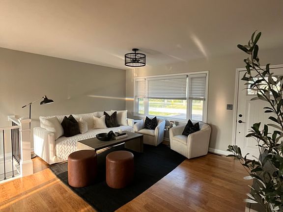 living room (upstairs)