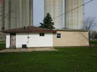 130 N Oak St, Ludlow, IL 60949