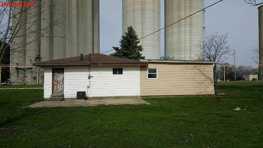 130 N Oak St photo 1