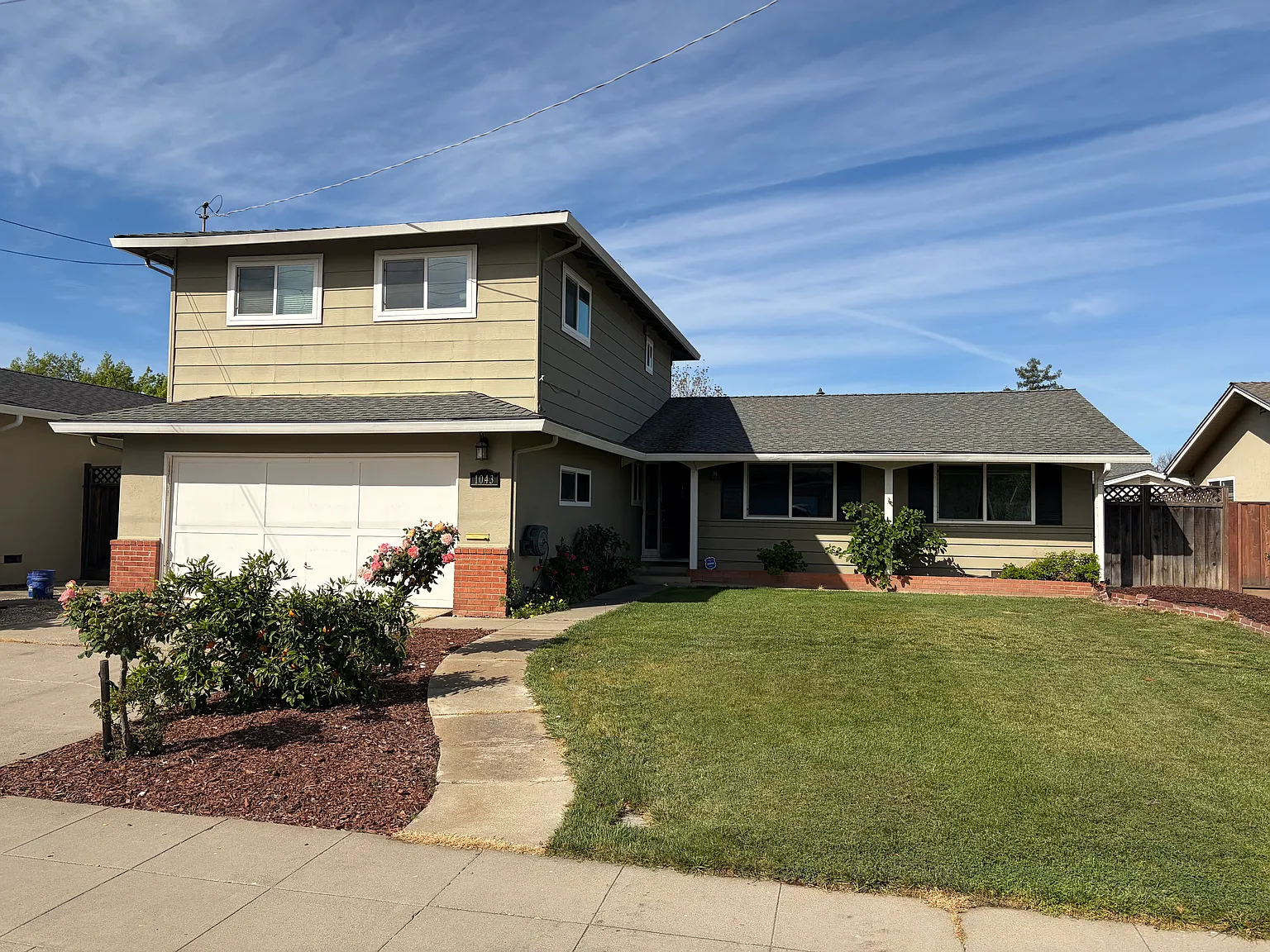 1043 Essex St photo 1