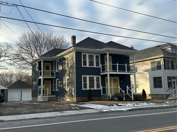 713-715 Mendon Rd, Woonsocket, RI 02895