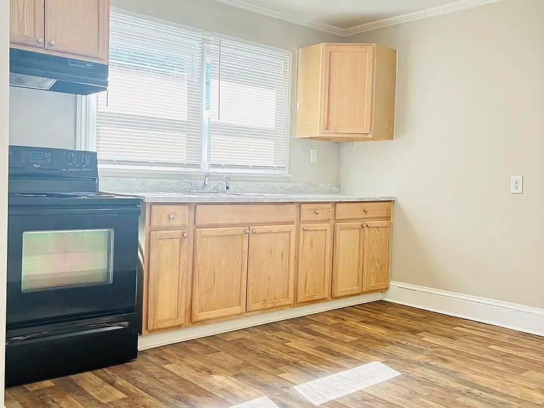 1030 Caldwell St — Photo 18