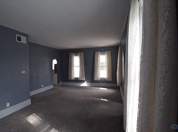 4th image of 220 E Stevenson St