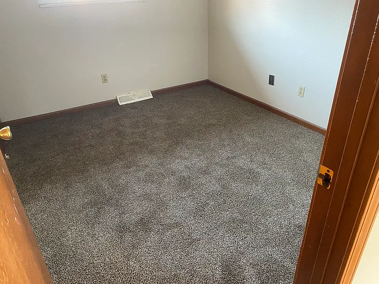 914 Findlay St — Photo 11