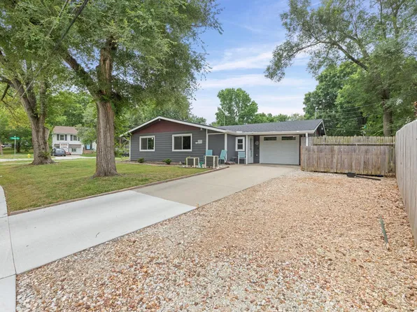 1333 E 19th St, Lawrence, KS 66046