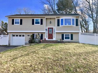 969 Ambassador Dr, Toms River, NJ 08753