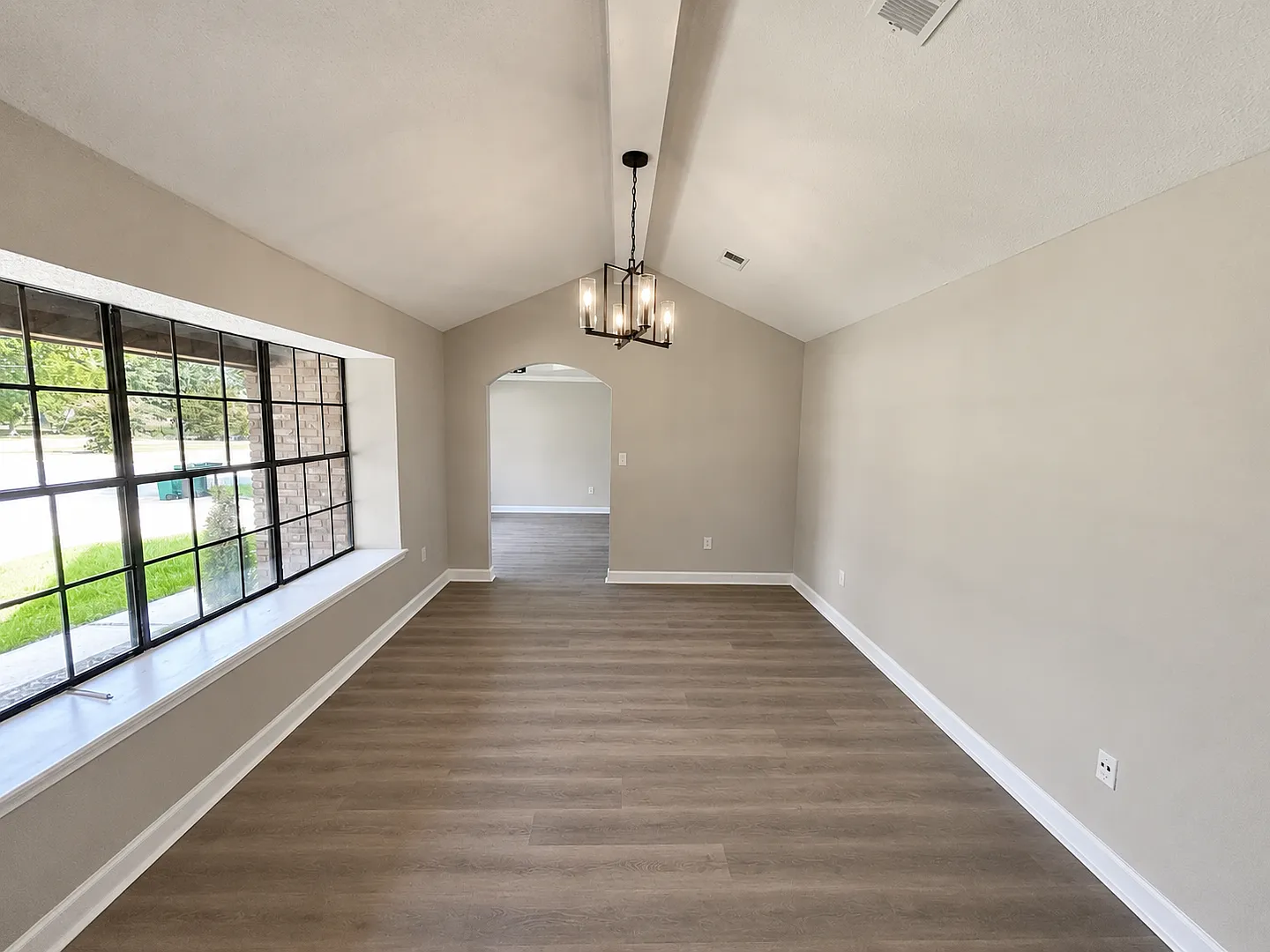 Refreshed 4-Bedroom Ranch with Private In-Law Suite — Photo 3