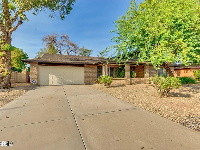 1536 E Gemini Dr — Photo 2