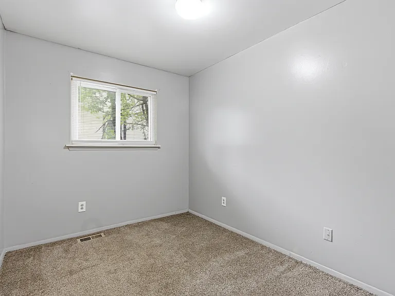 7044 Hudson Ave — Photo 9