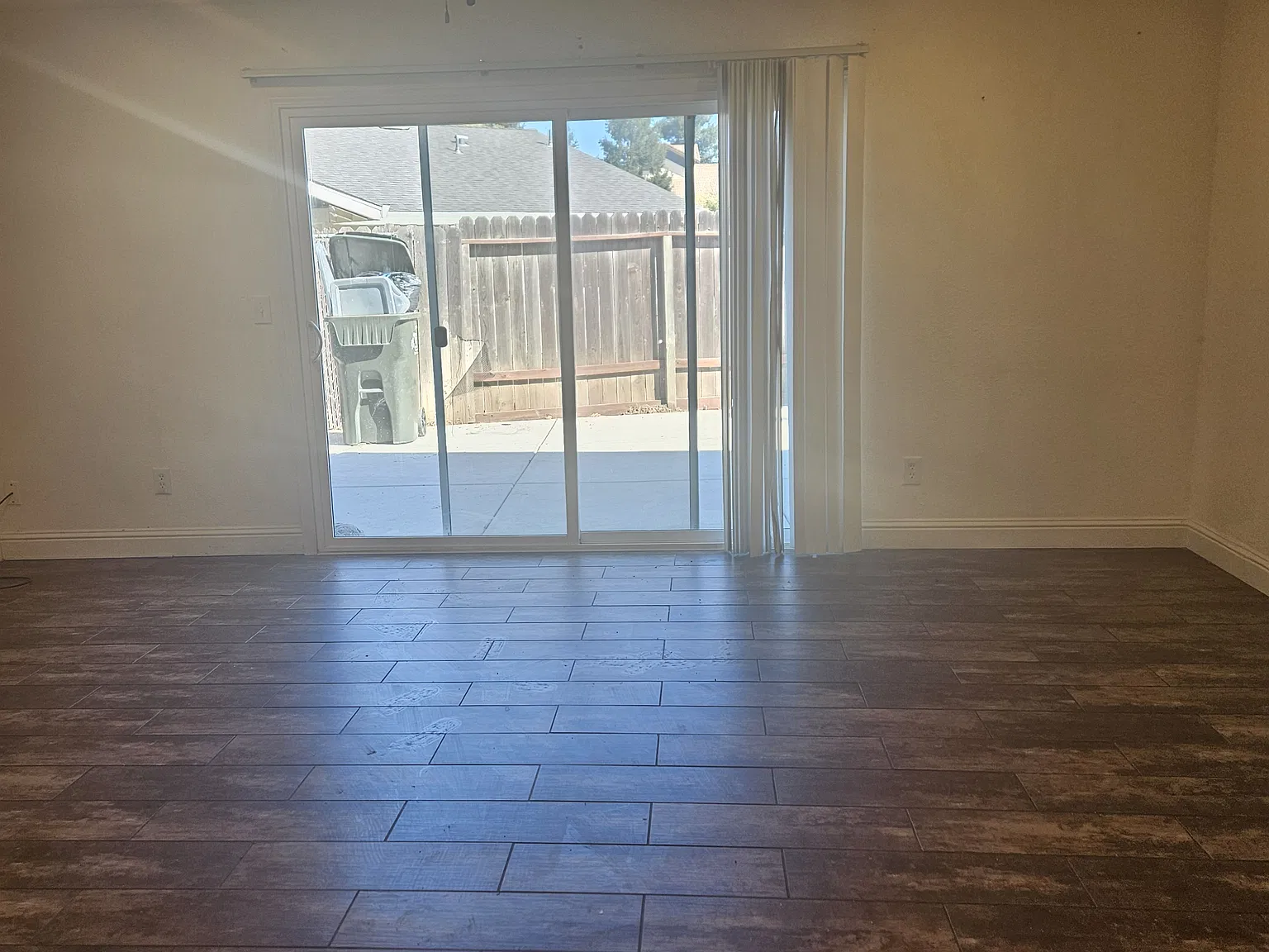 3 bed, 1103 sqft, $2,500 — Photo 3