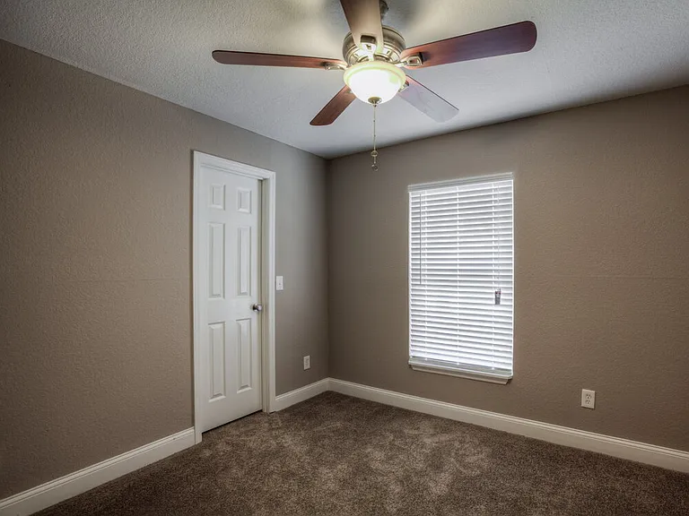 350 Trade Wind Dr — Photo 5