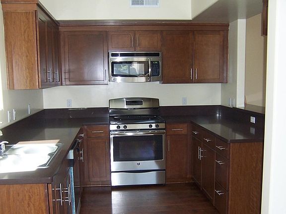 2nd image of 4112 Whitsett Ave Unit 203