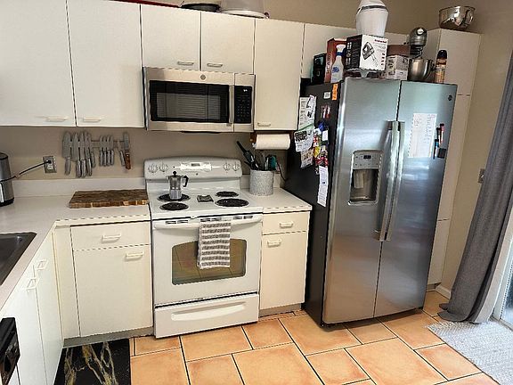 5th image of 4936 SW 31st Terrace
