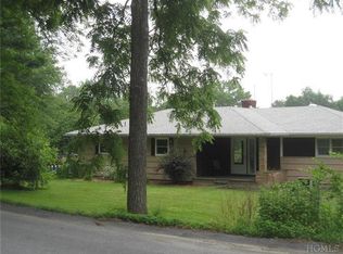 86 Gretna Rd, Pleasant Valley, NY 12569