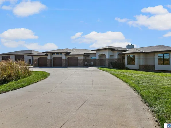 17701 Prairie Vista Dr, Roca, NE 68430