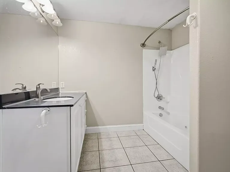 1831 Marina Dr — Photo 15