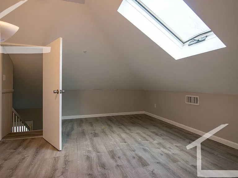 37 Long Ave #3 — Photo 4
