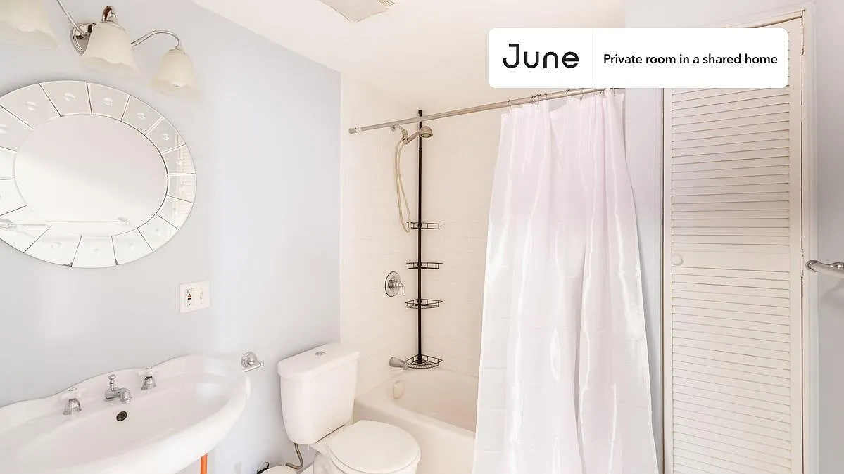 Queen bedroom in 5 bed/2.5 bath home in Newton Corner #1463 D — Photo 4