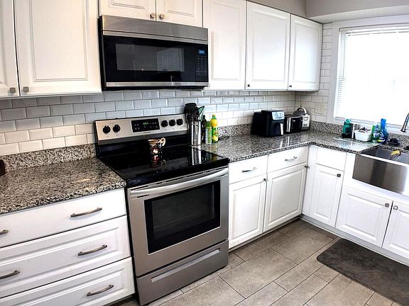 3rd image of 273 Maxo Ct
