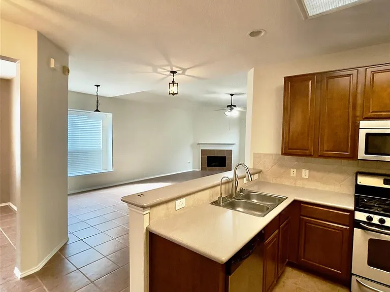 3514 Leaf Vines Dr — Photo 12