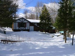 102 Cardinal Cir, Greentown, PA 18426