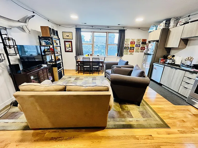 806 S Claremont Ave #2 — Photo 9