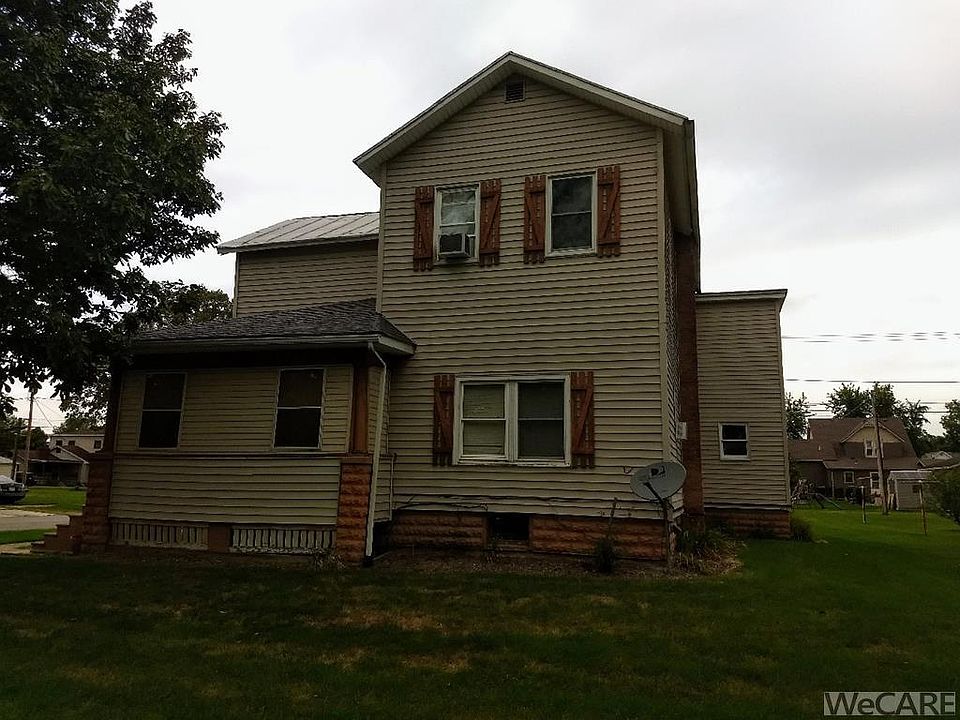1st image of 805 E 2nd St #10
