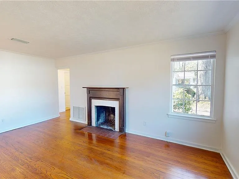 15 Princess Anne Rd — Photo 6
