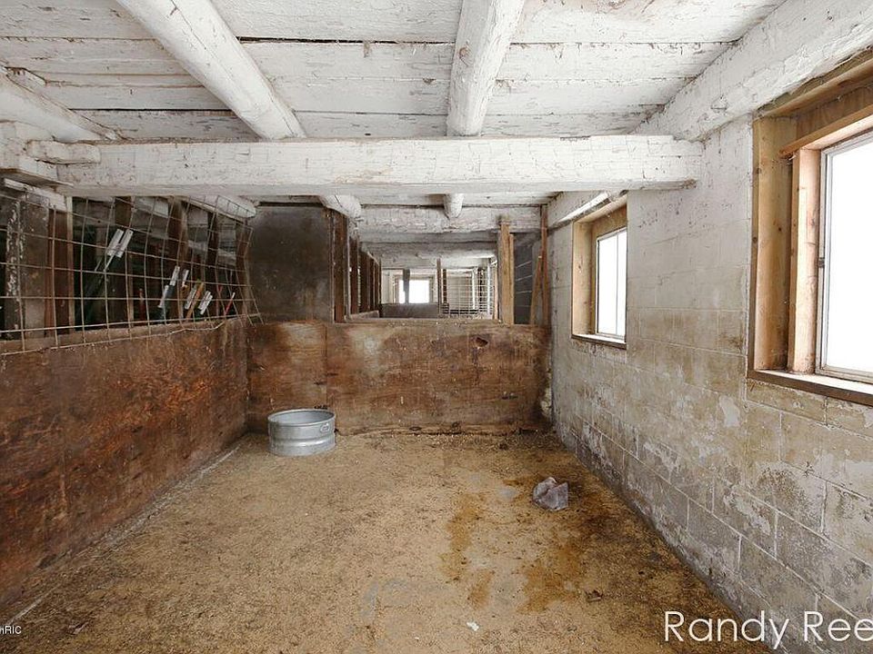 2nd image of 2530 Hayes St