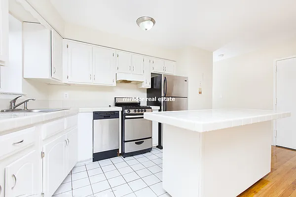 Rented by Mirador Real Estate | media 16