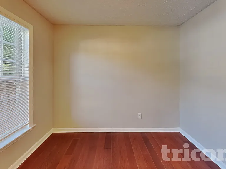 3328 Neptune Dr — Photo 4