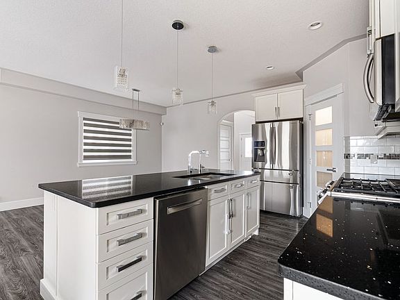 3rd image of 313 Collicott Dr